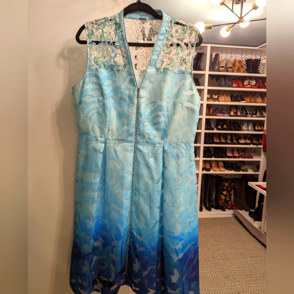 Elie Tahari floral lace dress, ombre blue sz 14